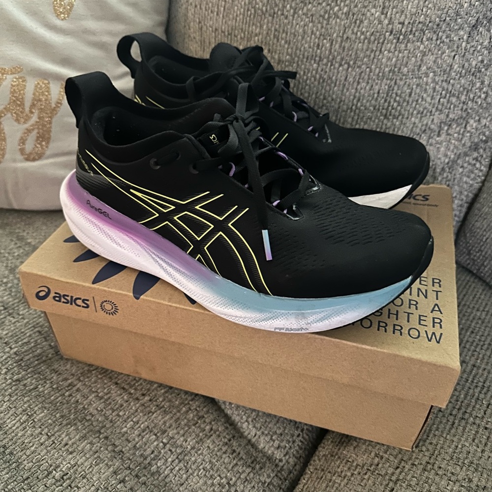 ASICS gel nimbus 25- Black and Gradient Purple